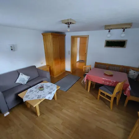 Appartementhaus Bergland 比伯维尔
