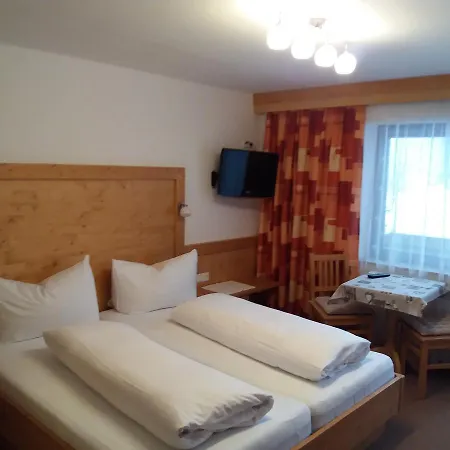 Pension Appartementhaus Bergland Guest house Biberwier